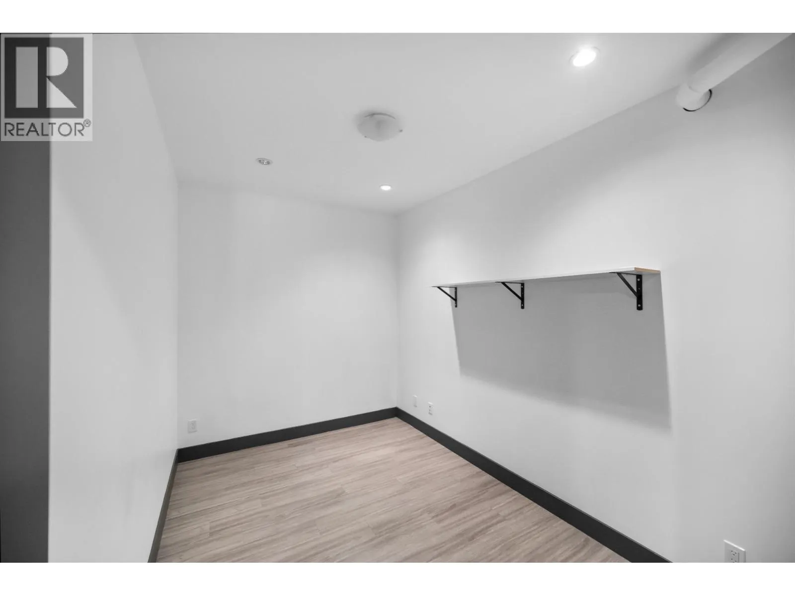 7493 GATINEAU PLACE