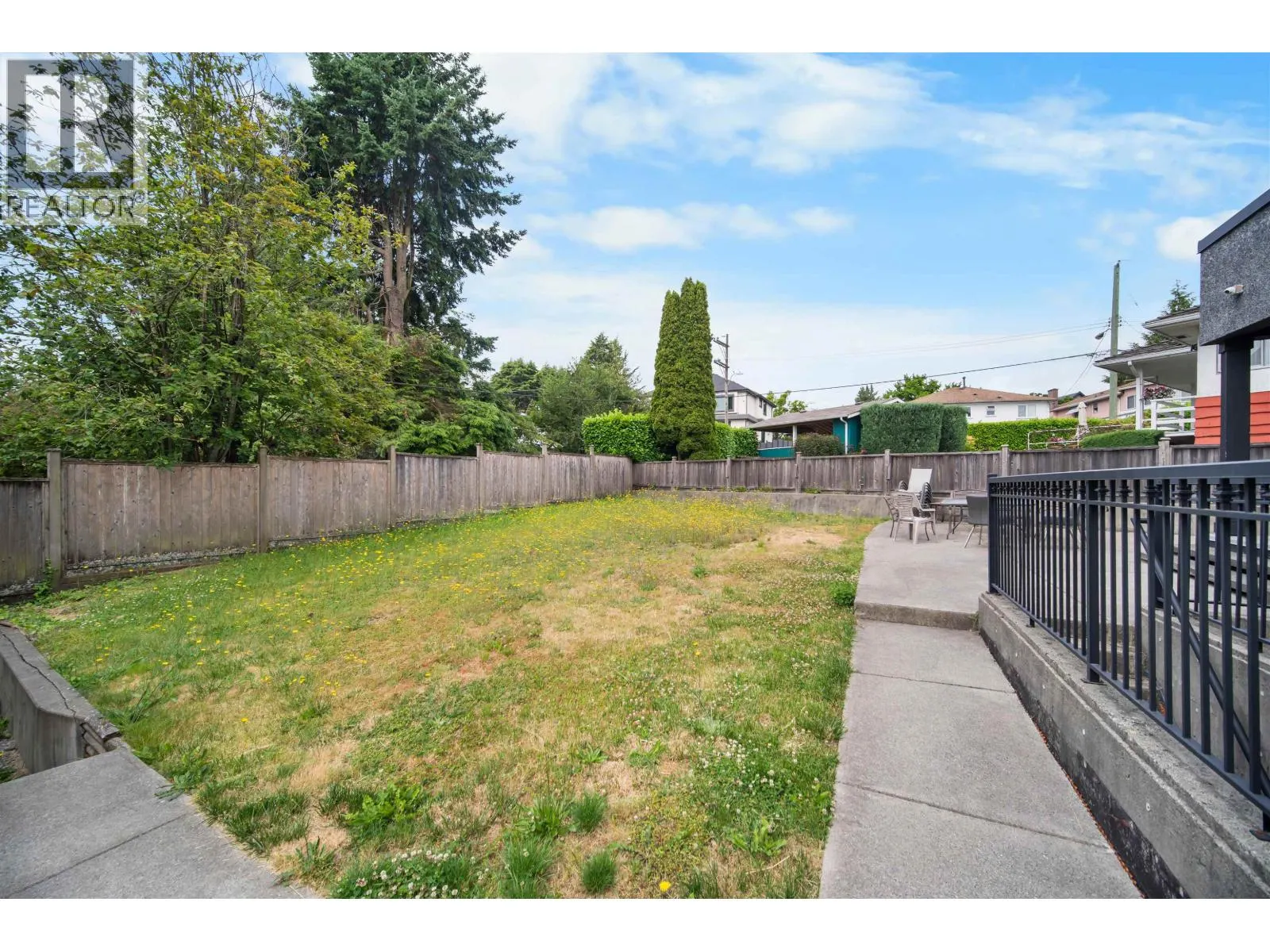 7493 GATINEAU PLACE