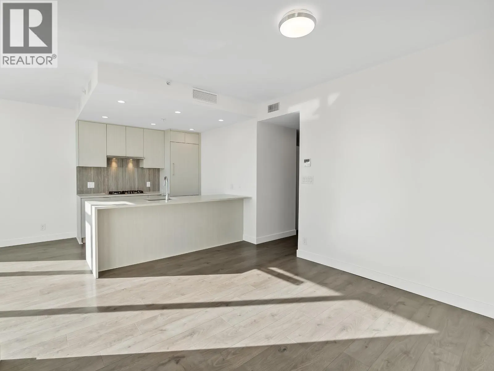 CH3 5051 IMPERIAL STREET