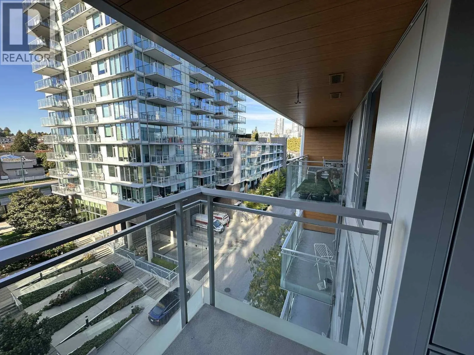 911 455 SW MARINE DRIVE