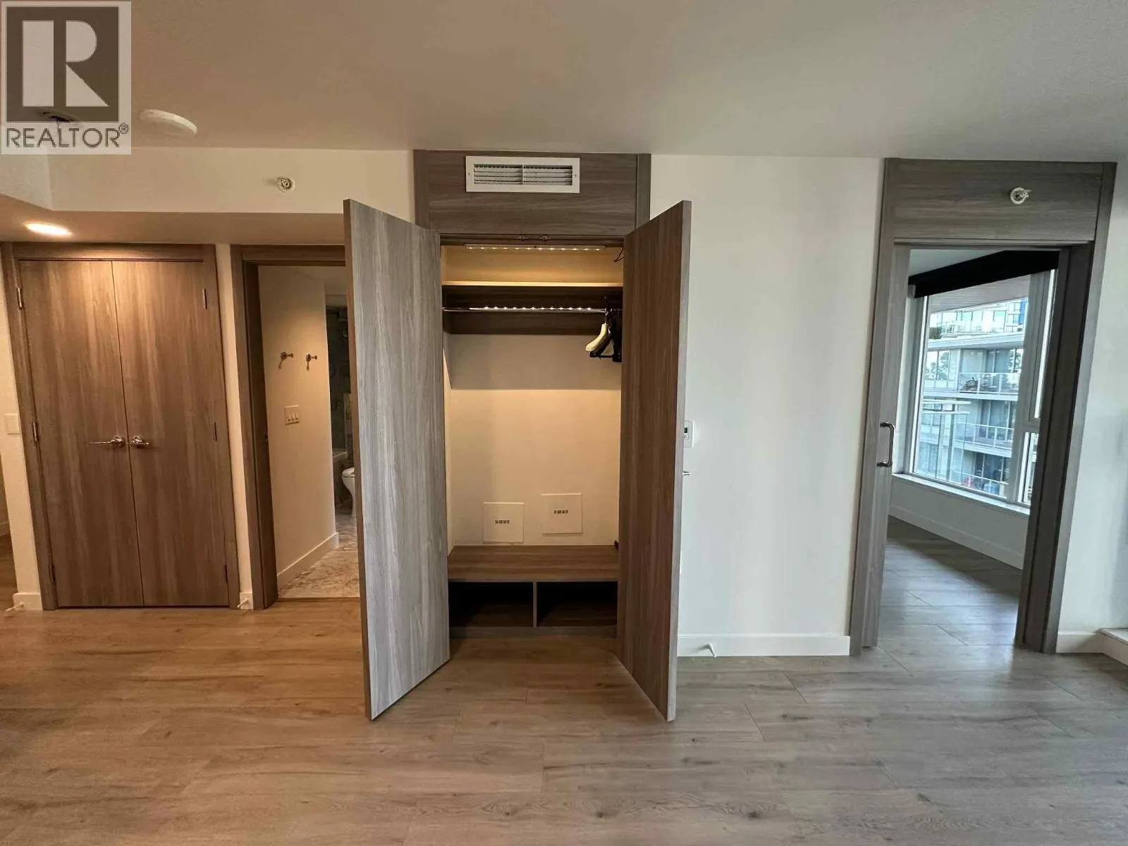 911 455 SW MARINE DRIVE