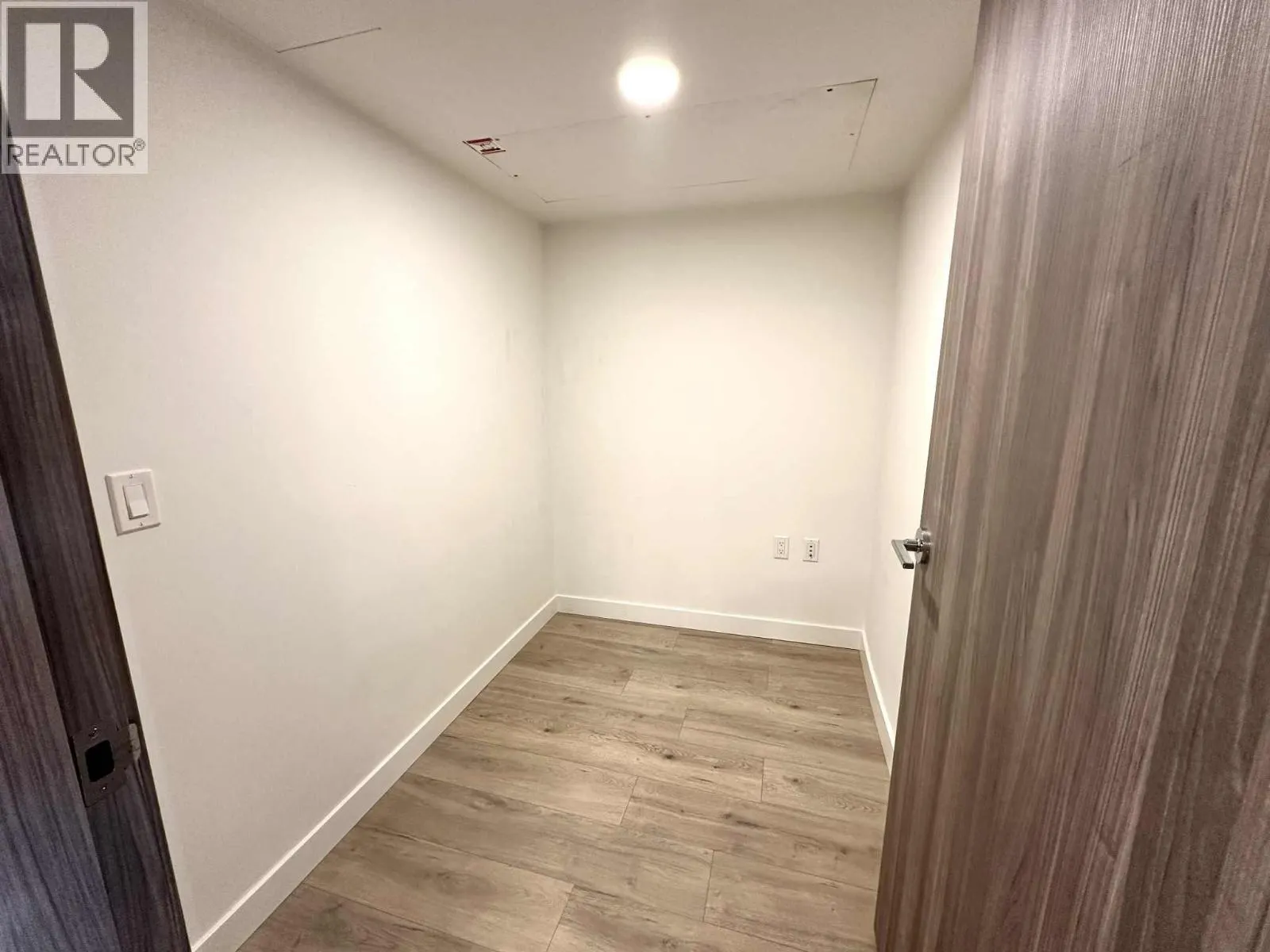 911 455 SW MARINE DRIVE