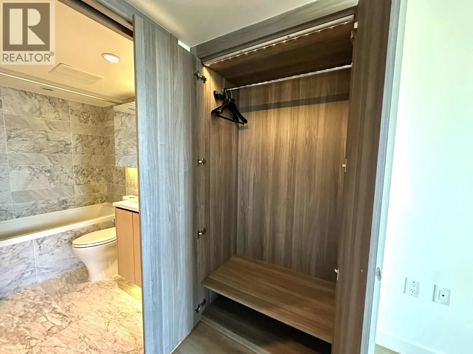 911 455 SW MARINE DRIVE