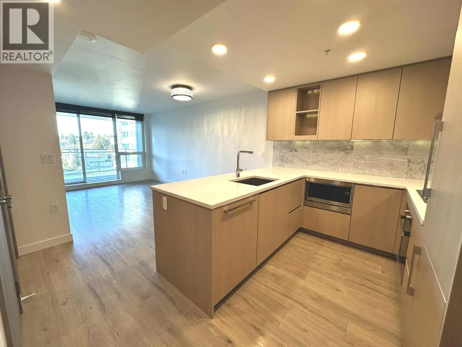 911 455 SW MARINE DRIVE