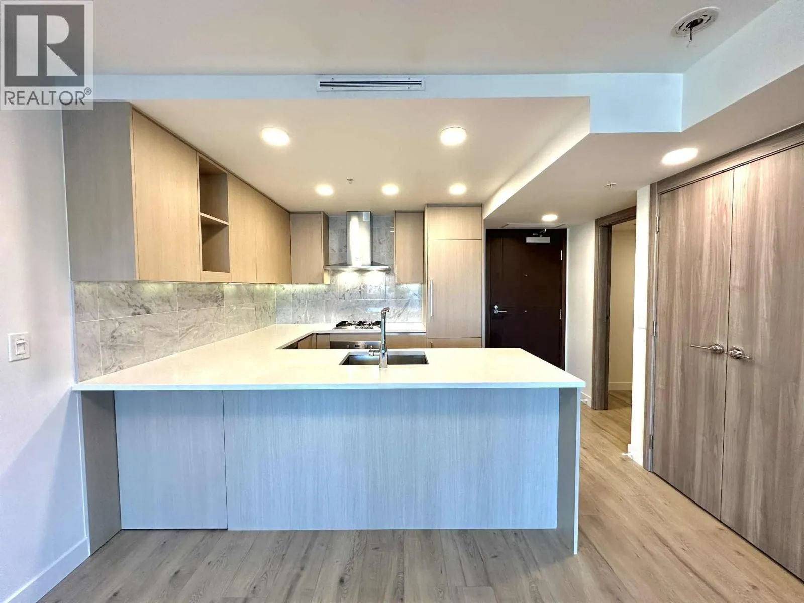 911 455 SW MARINE DRIVE