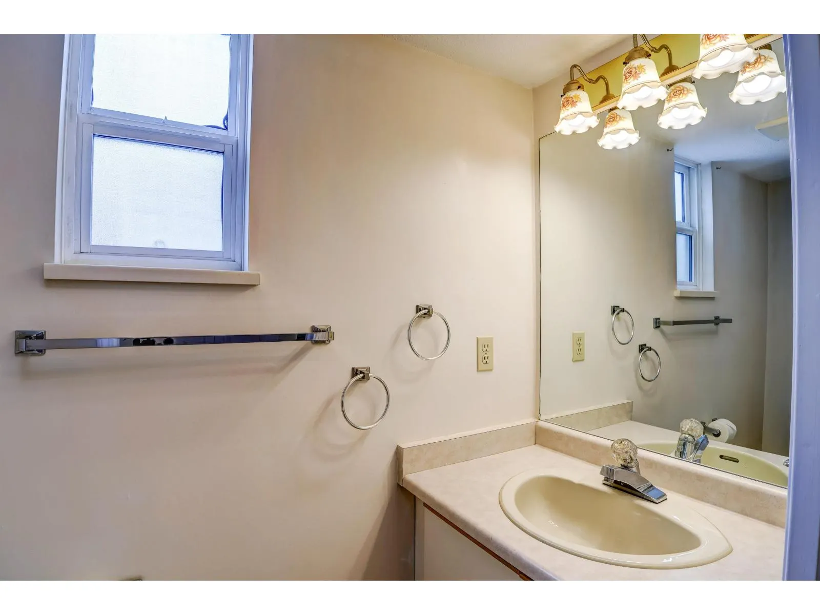 200 10077 156 STREET