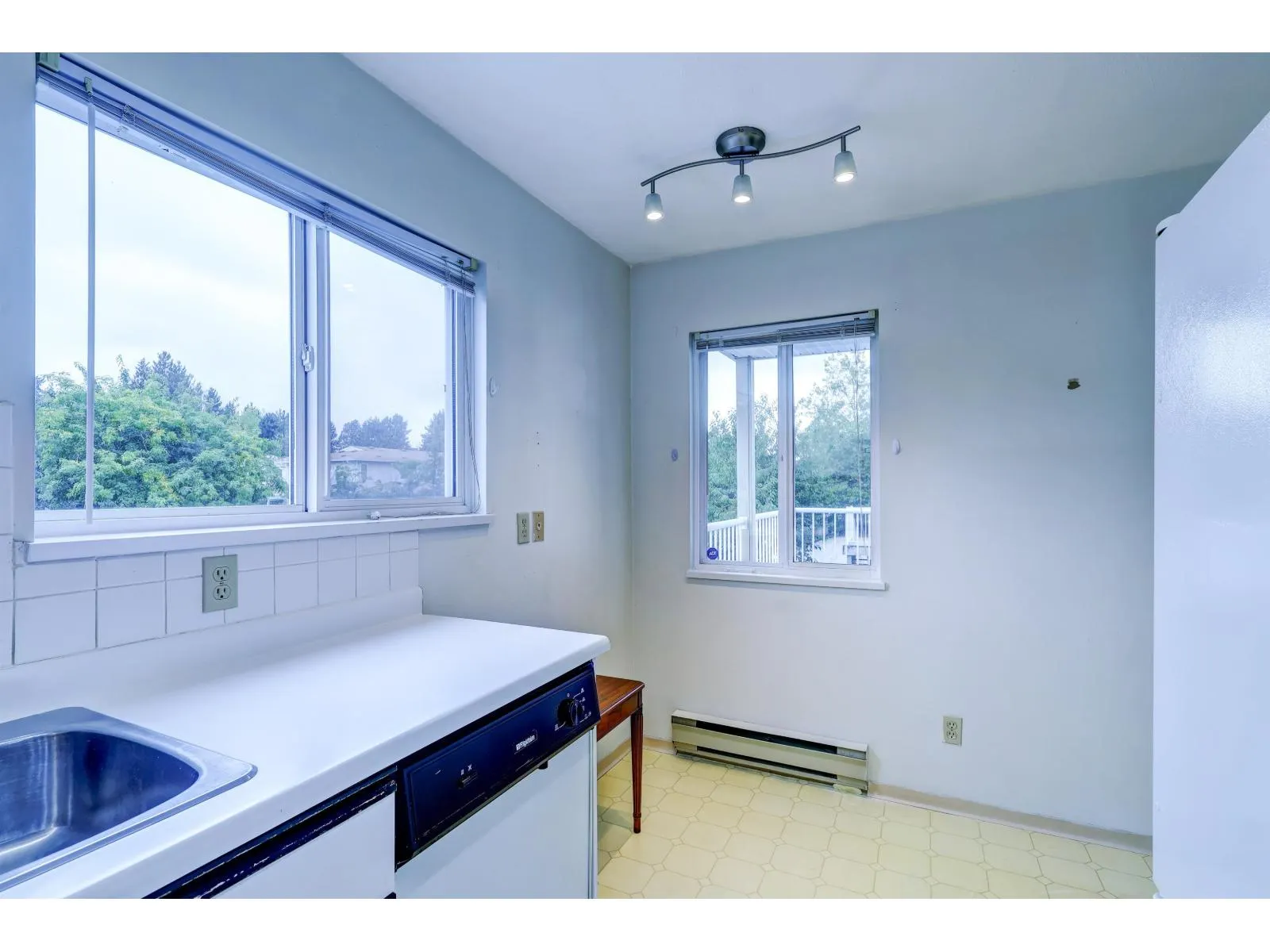 200 10077 156 STREET