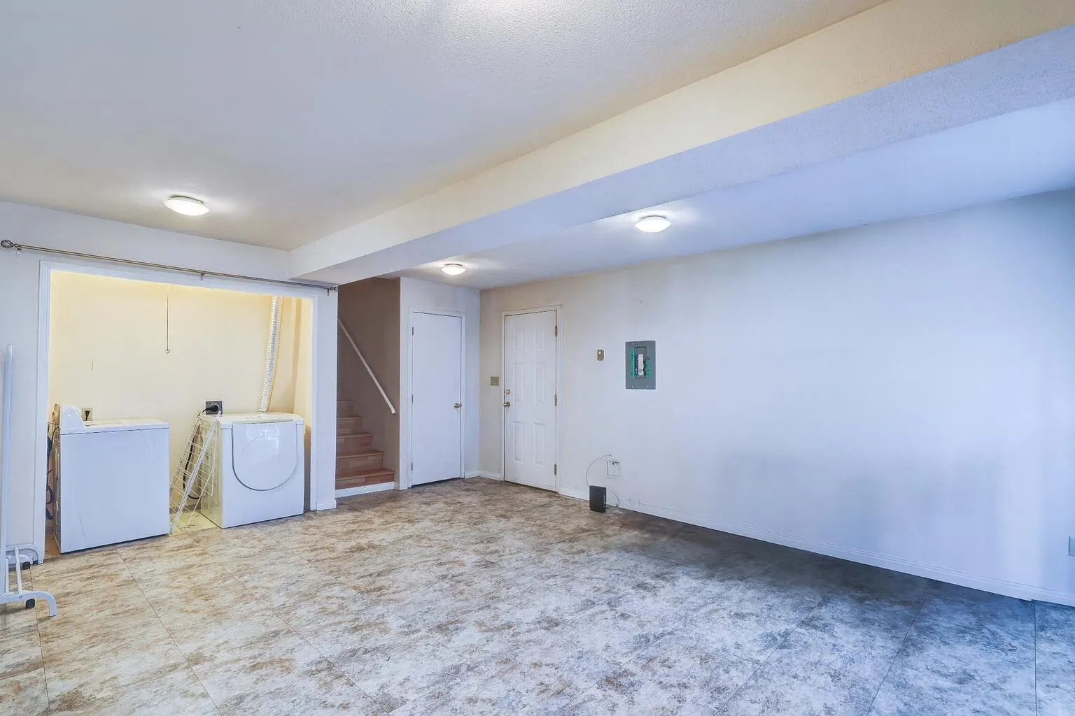 200 10077 156 STREET