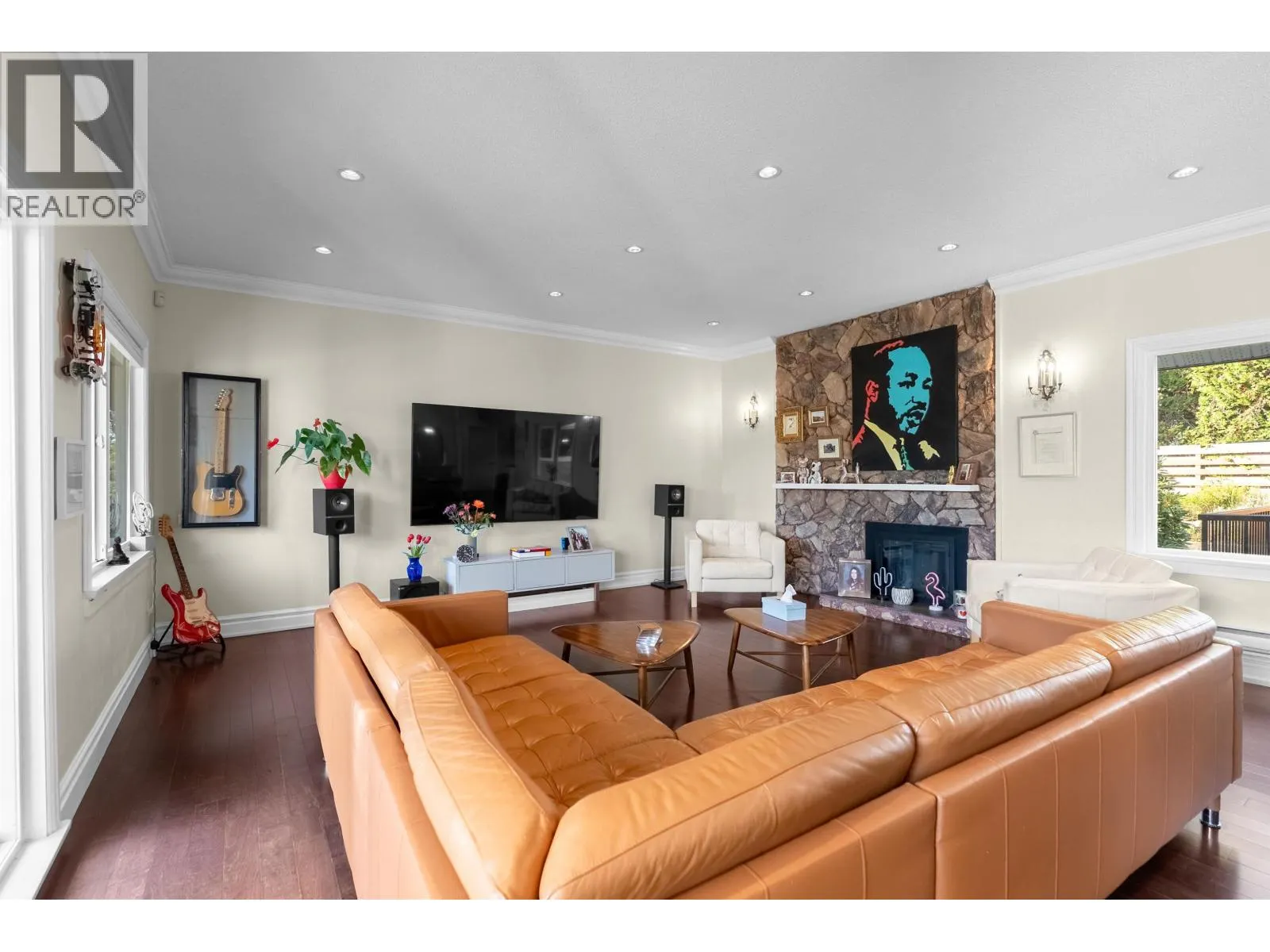 324 E 24TH STREET