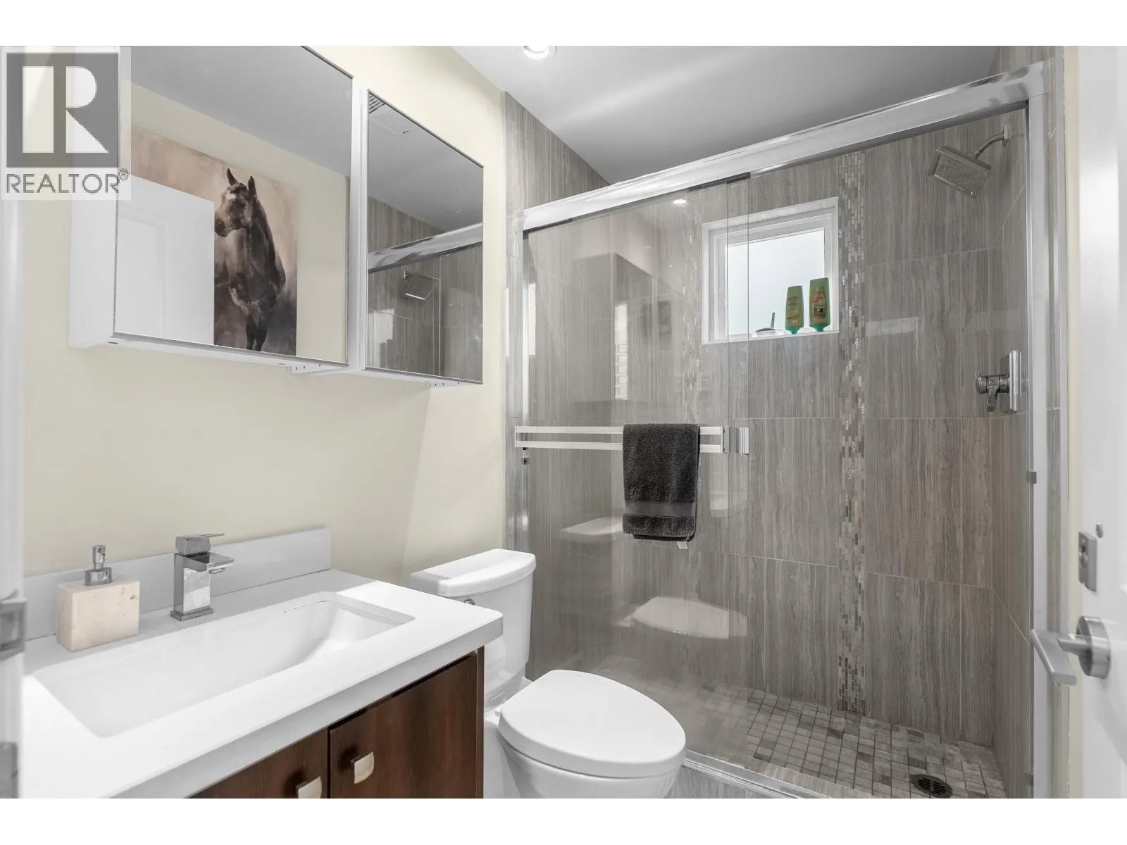 324 E 24TH STREET