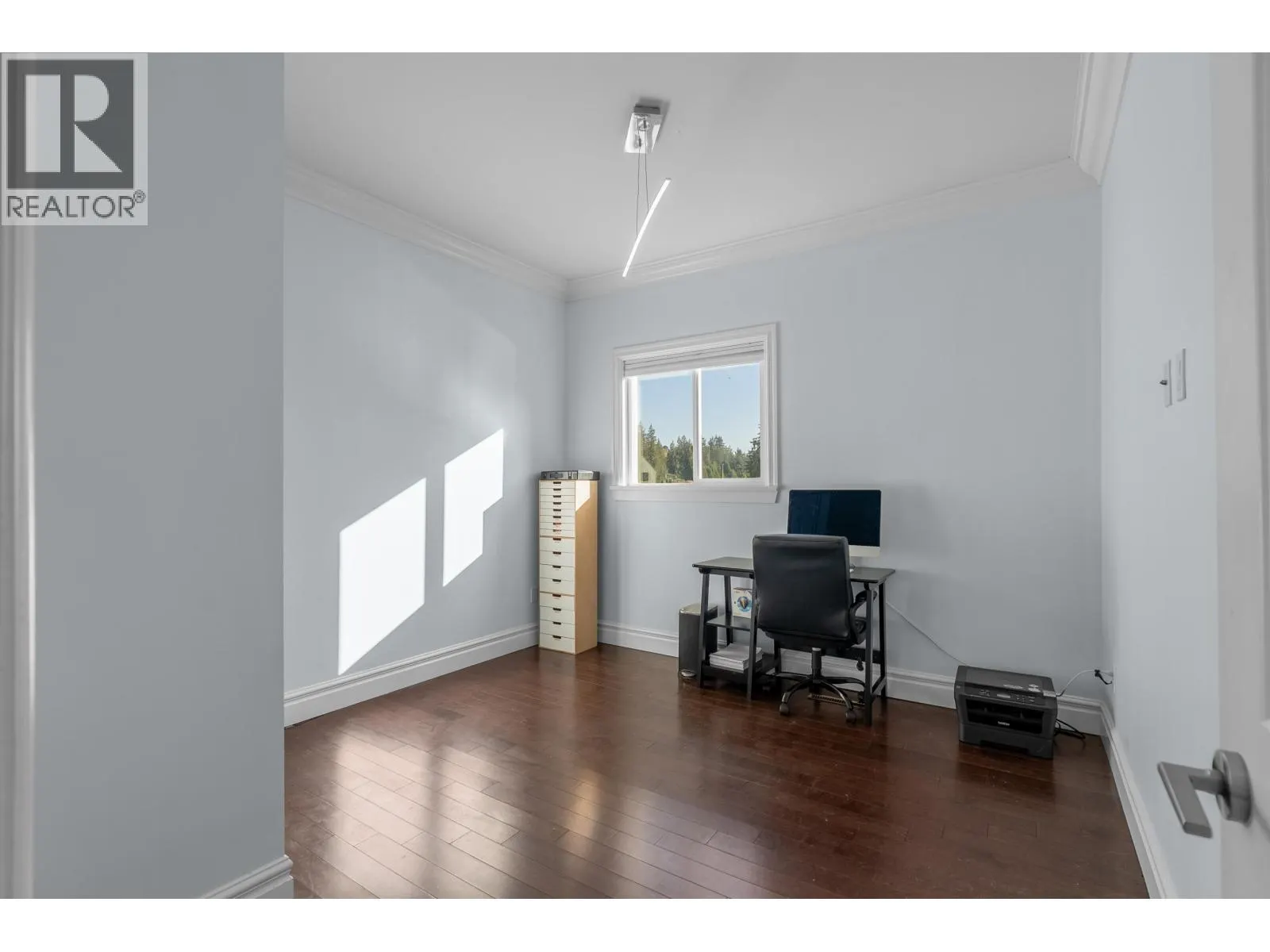 324 E 24TH STREET