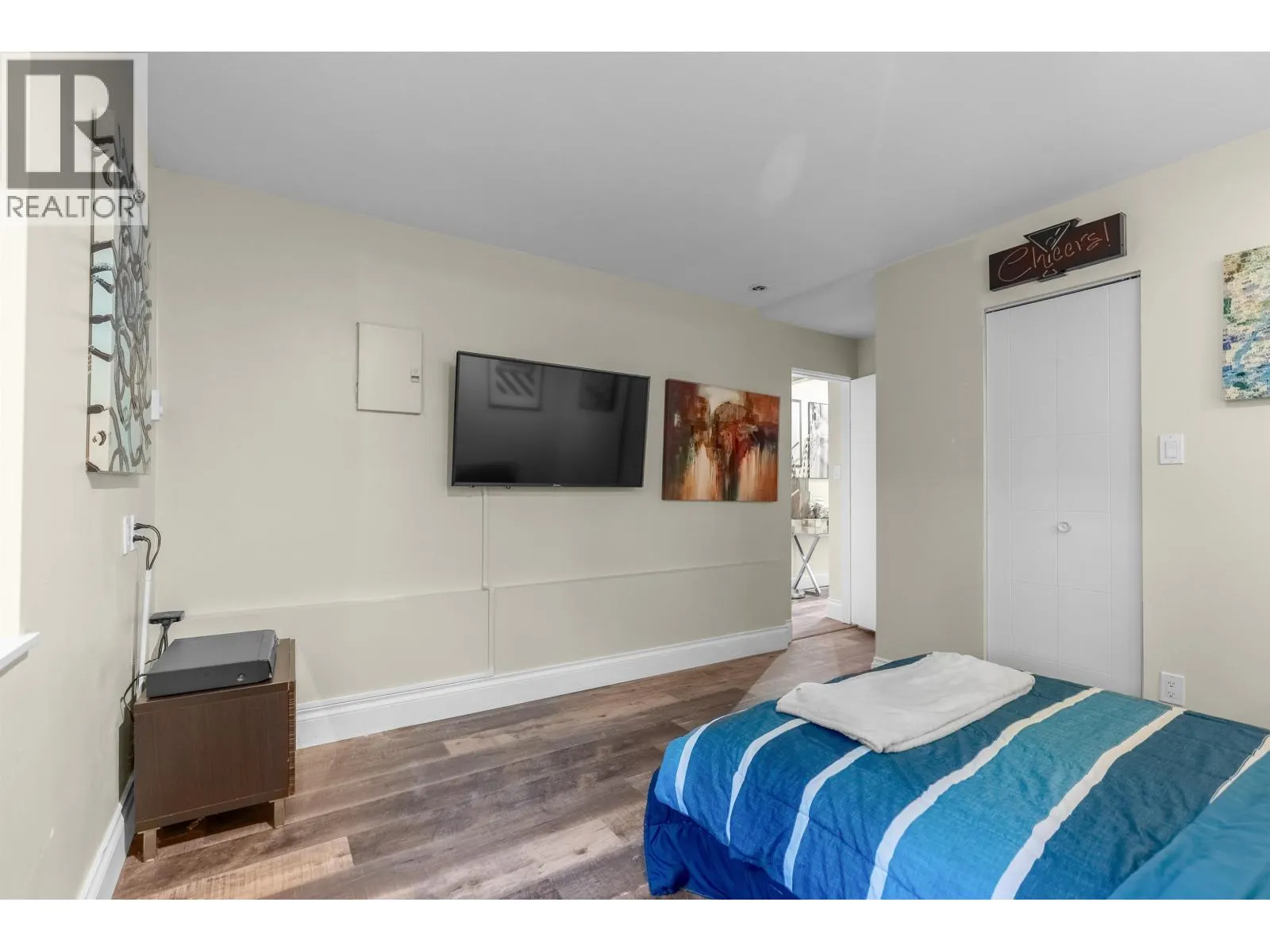 324 E 24TH STREET