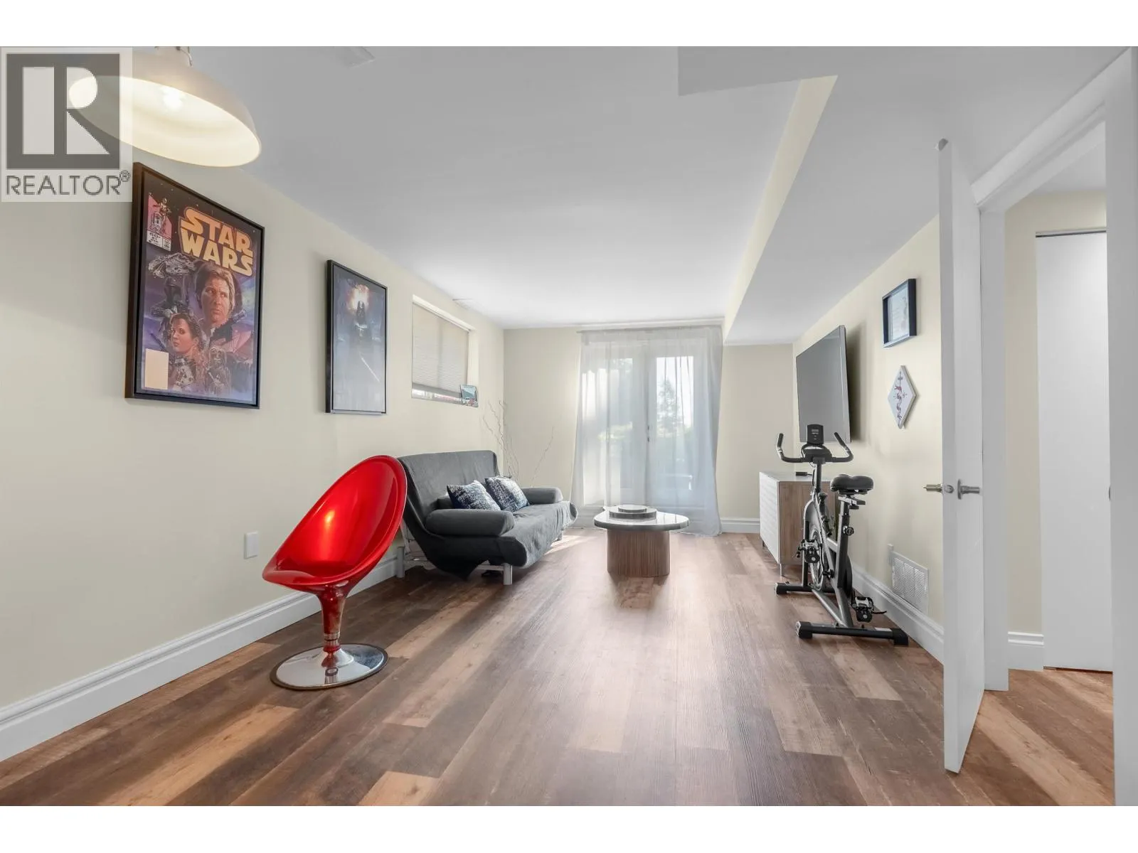 324 E 24TH STREET
