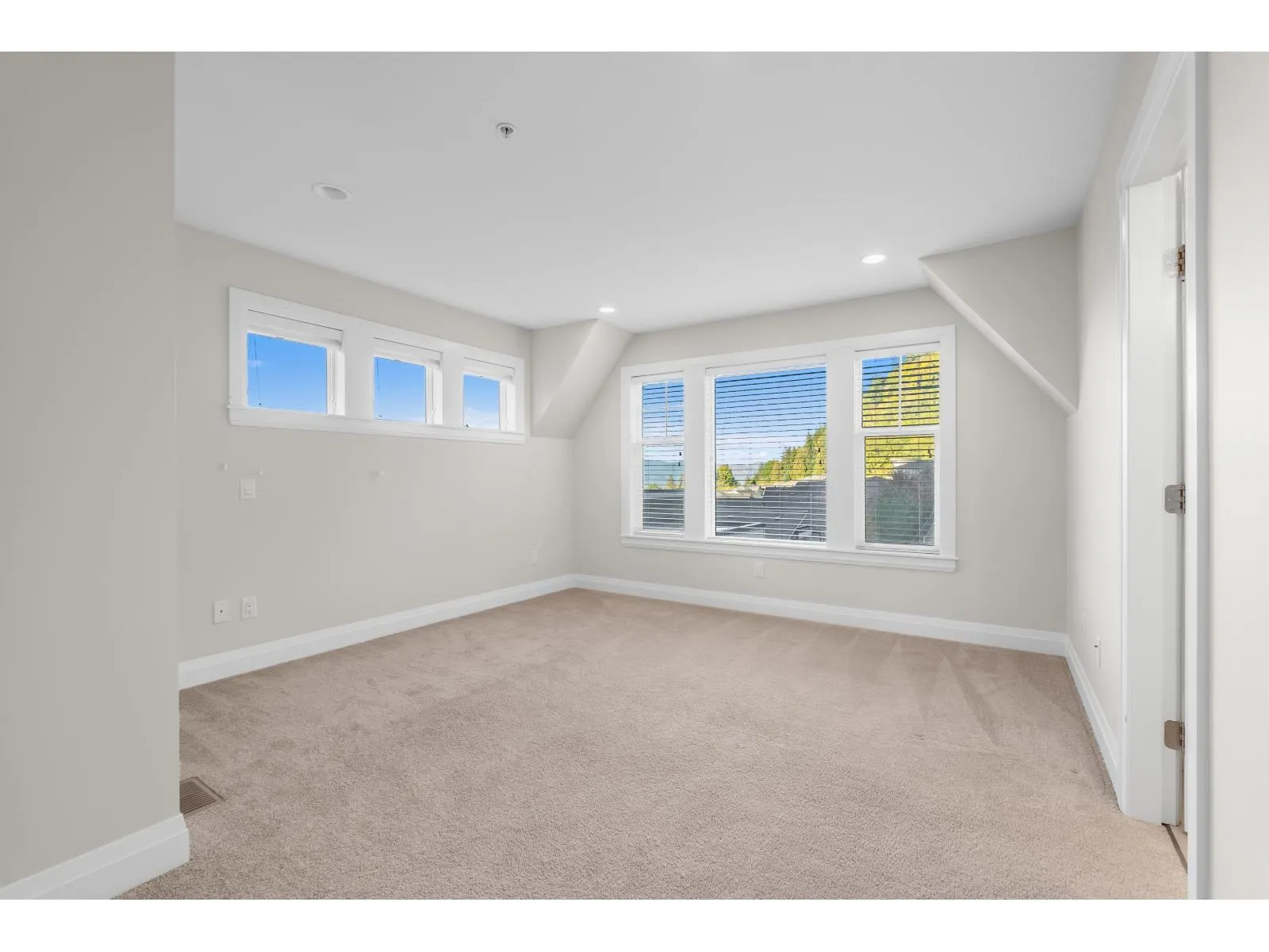 20 47042 MACFARLANE PLACE|Promontory