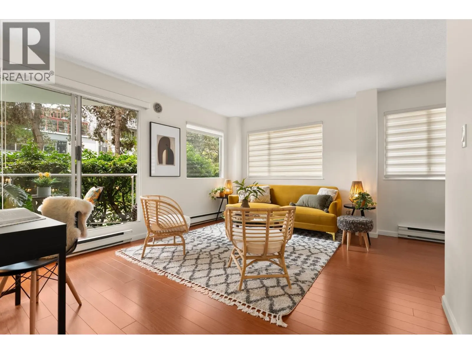 210 1508 MARINER WALK