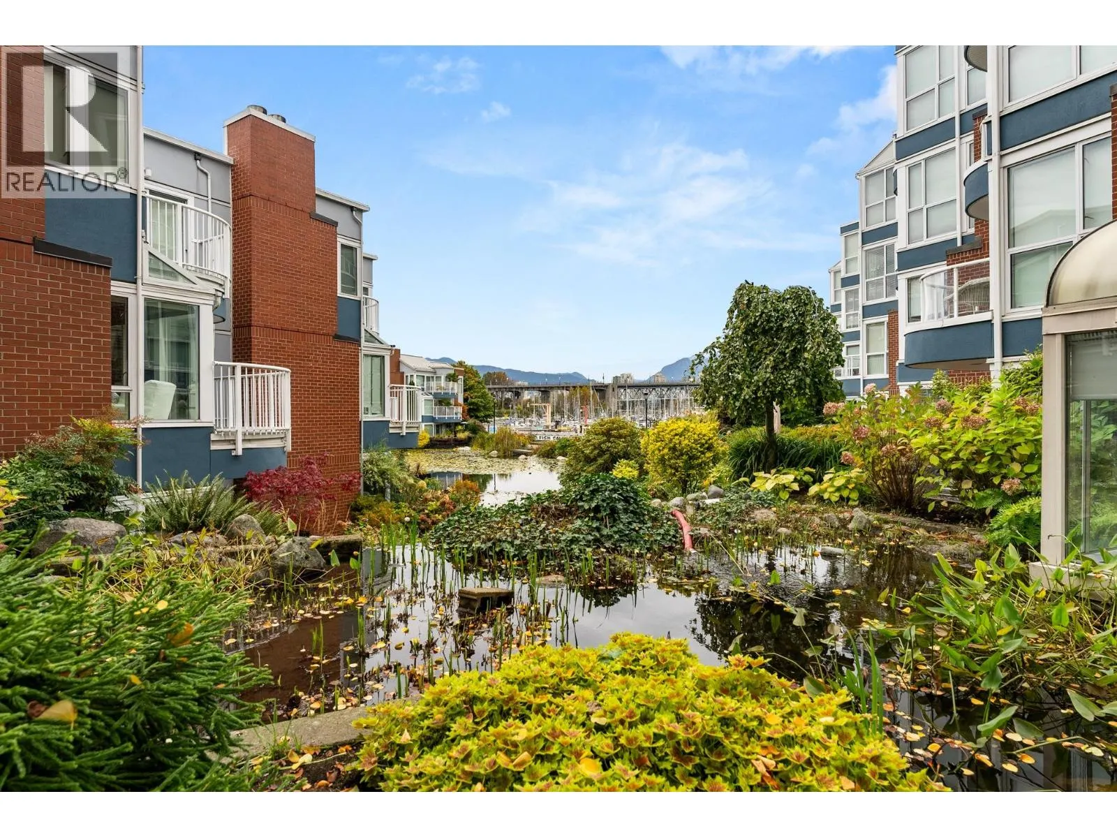 210 1508 MARINER WALK