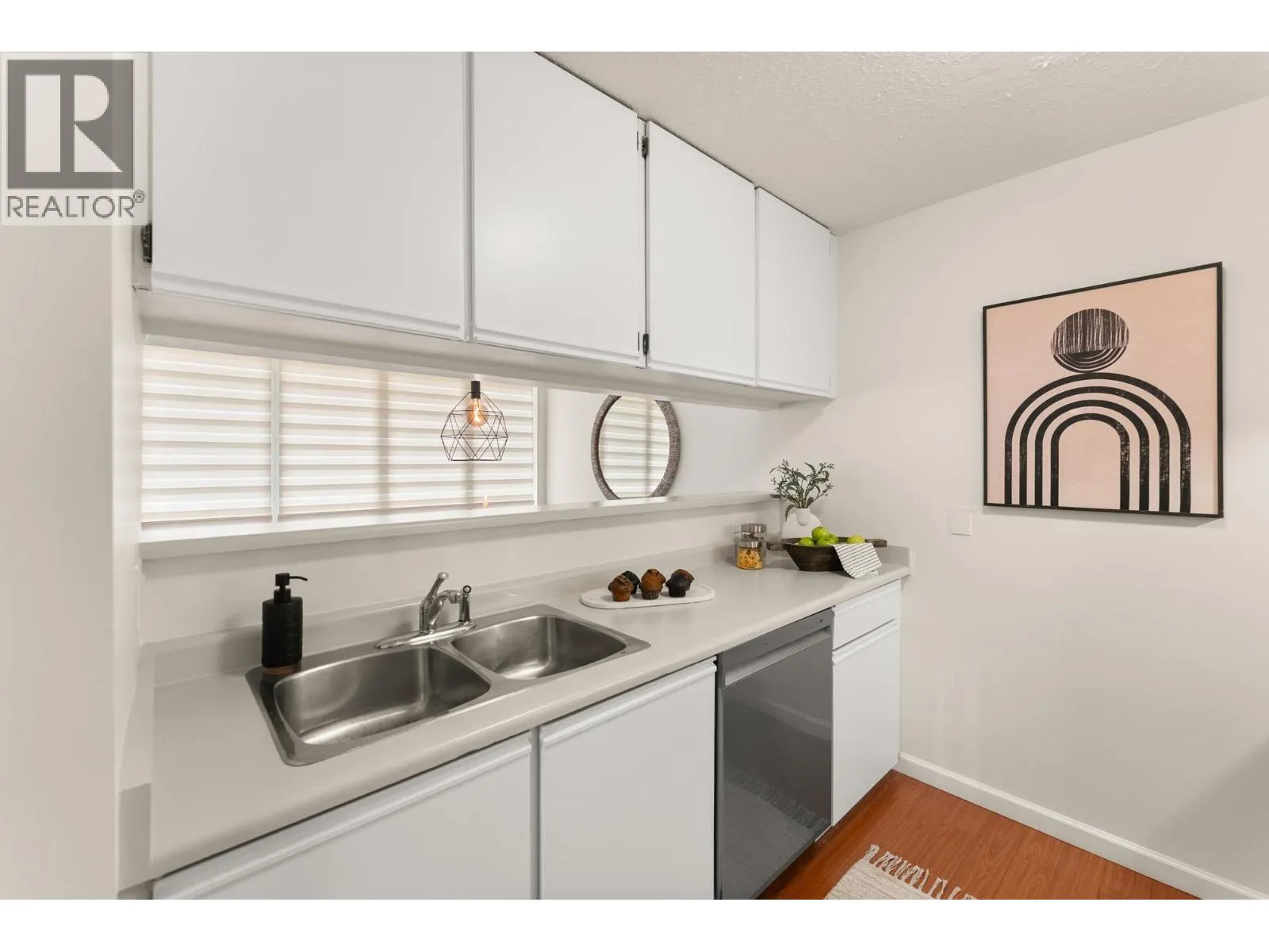 210 1508 MARINER WALK