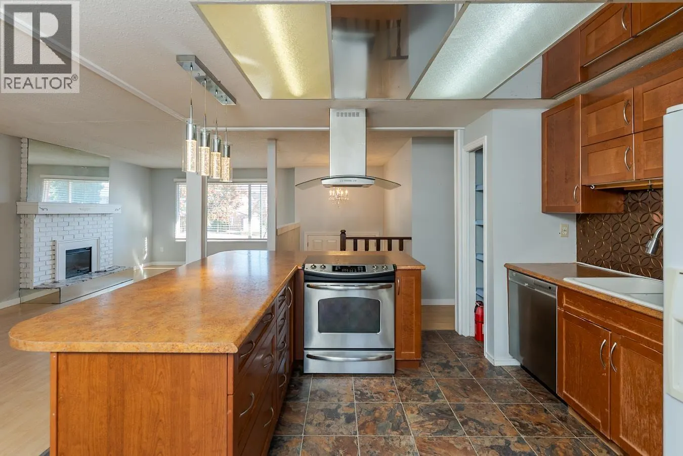 3639 GOULD CRESCENT