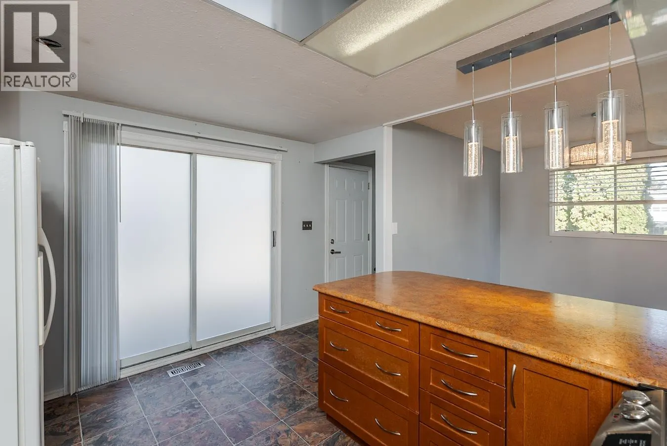 3639 GOULD CRESCENT