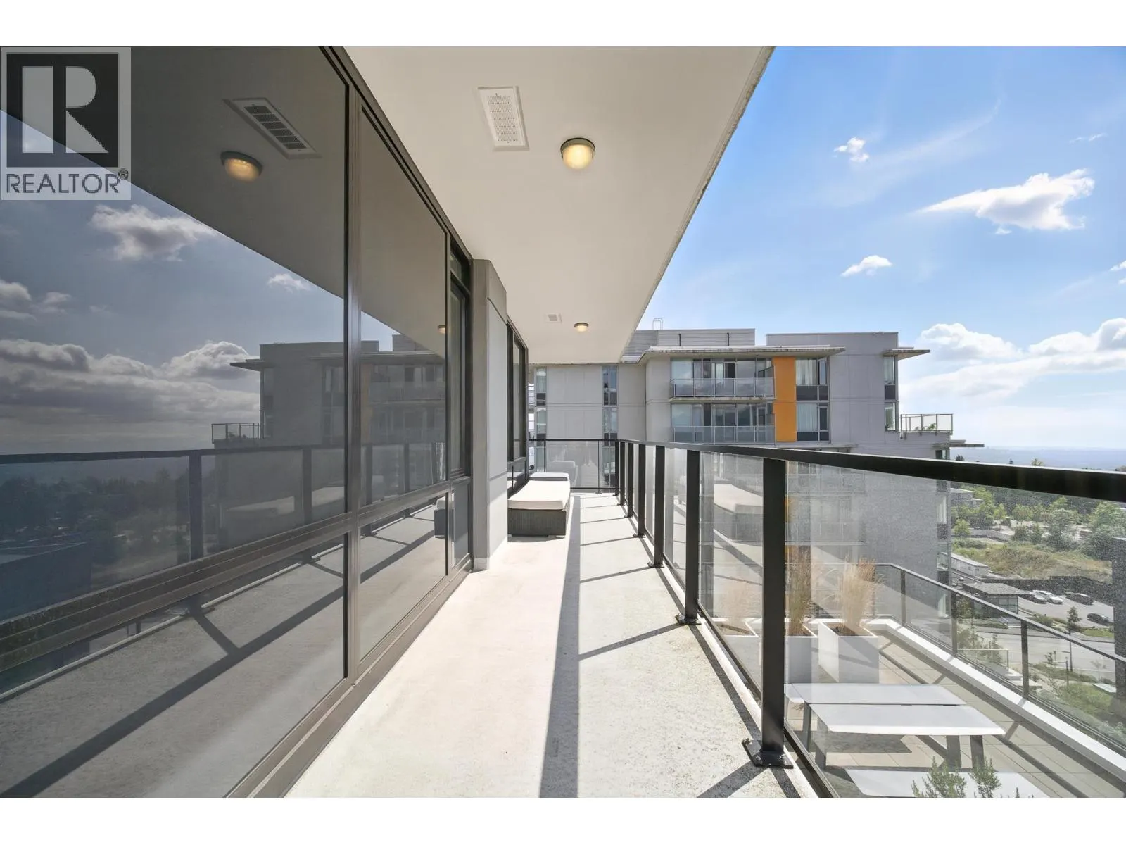 1106 8725 UNIVERSITY CRESCENT