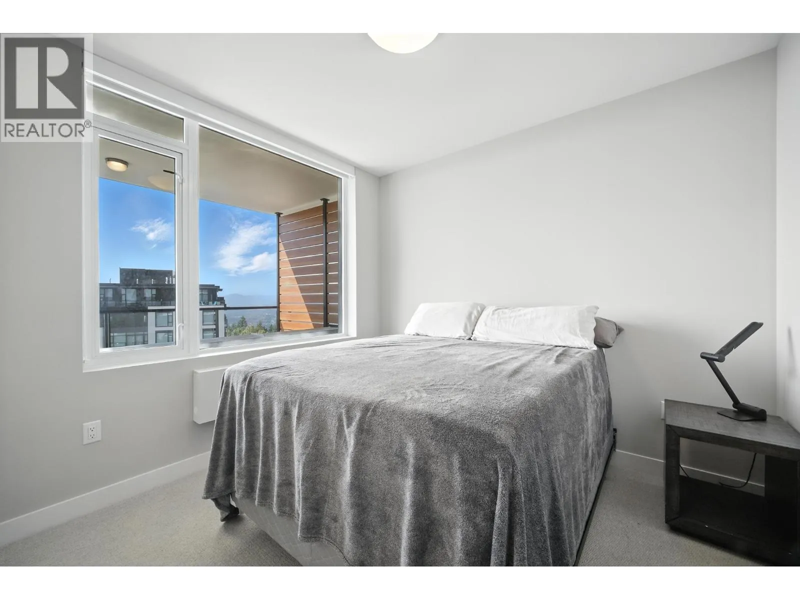 1106 8725 UNIVERSITY CRESCENT