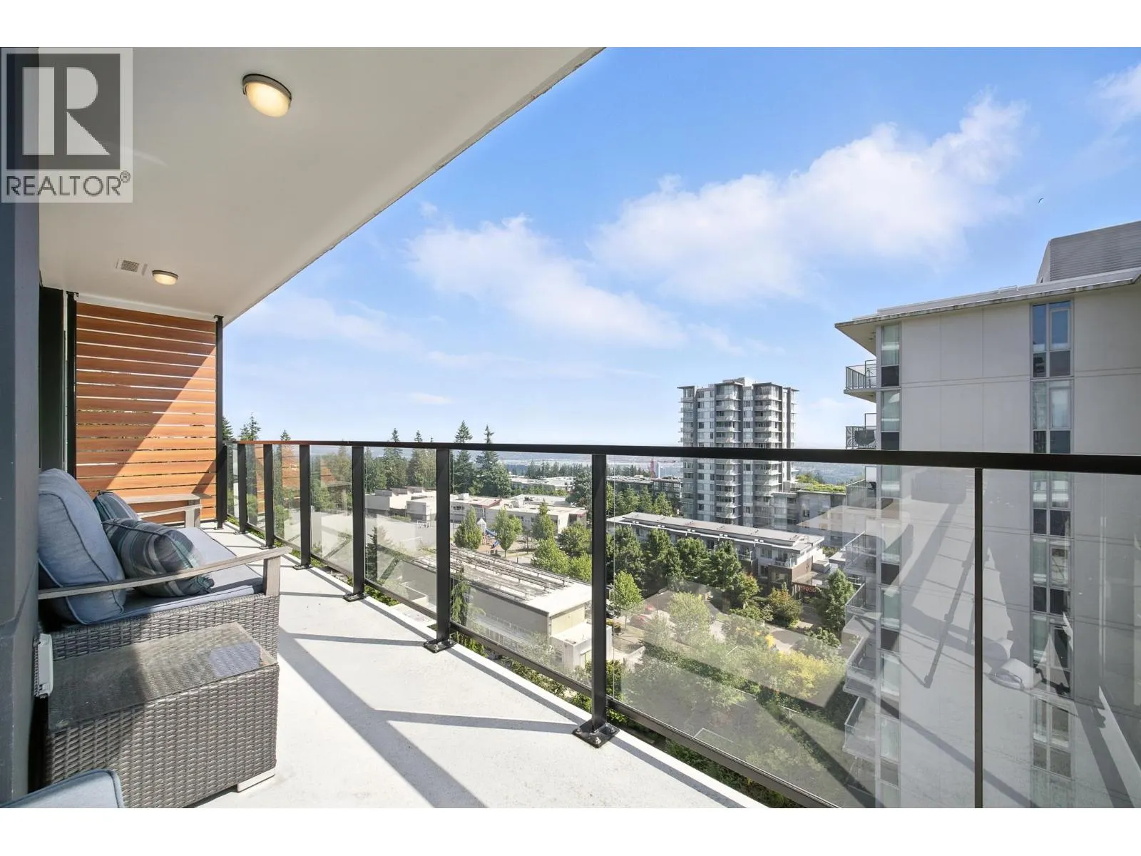 1106 8725 UNIVERSITY CRESCENT