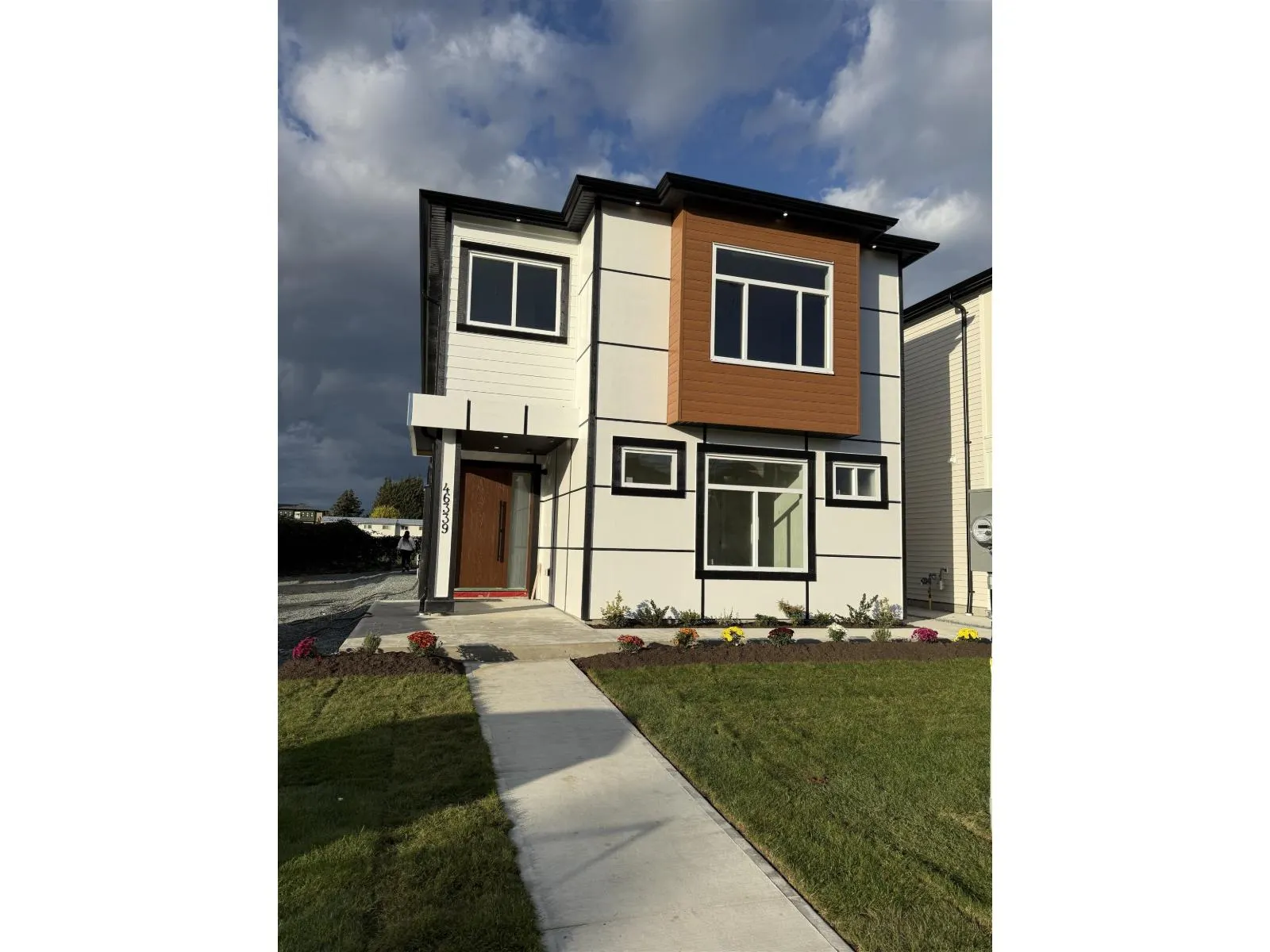 46339 MAPLE AVENUE|Chilliwack Proper East