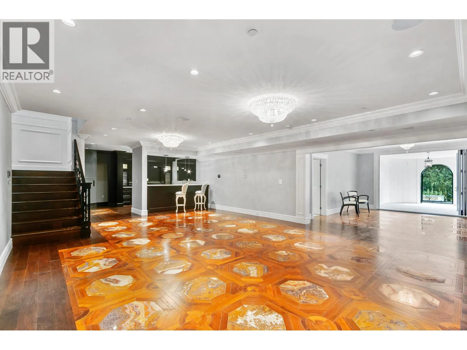 735 ST. ANDREWS ROAD