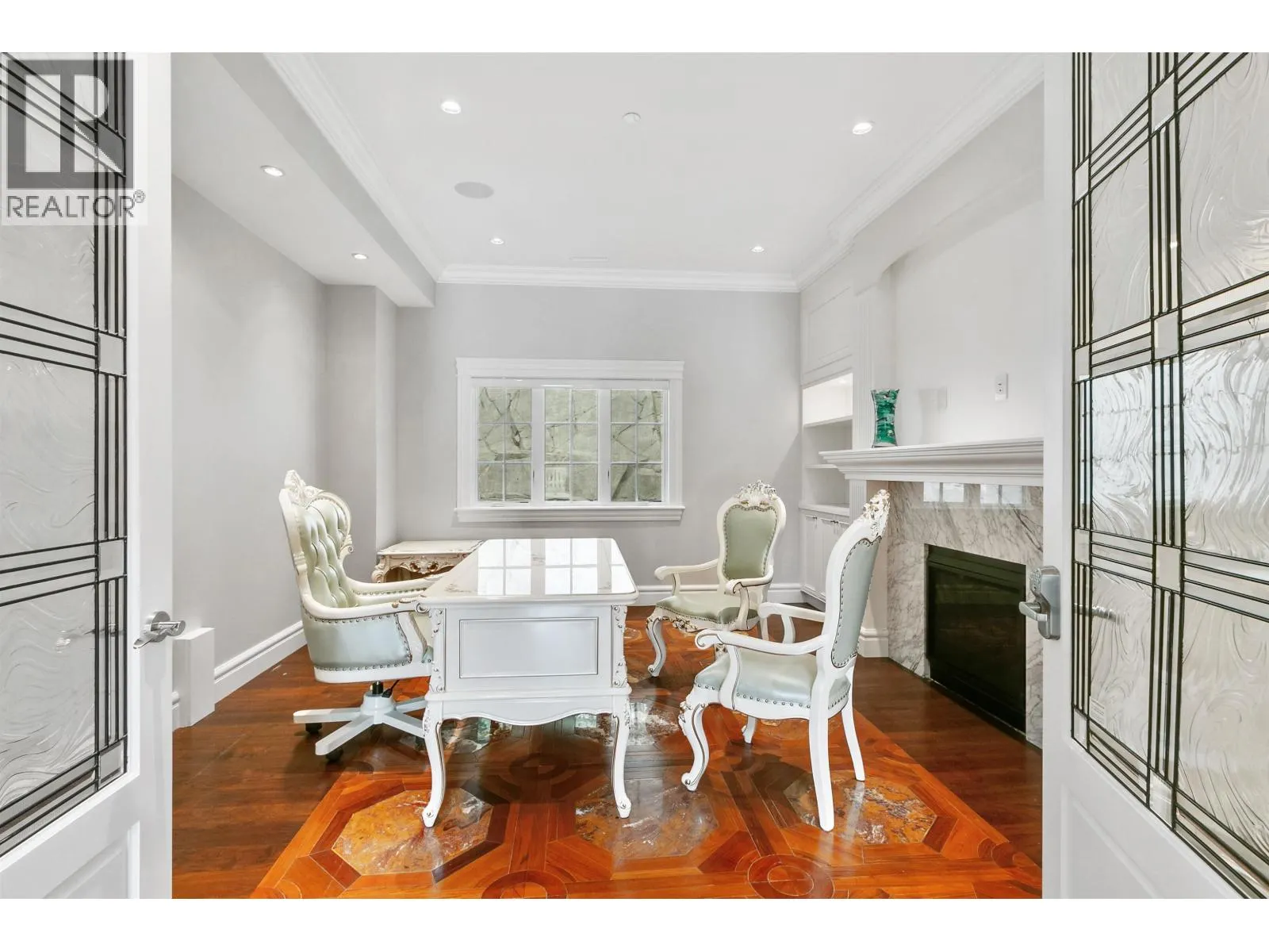 735 ST. ANDREWS ROAD