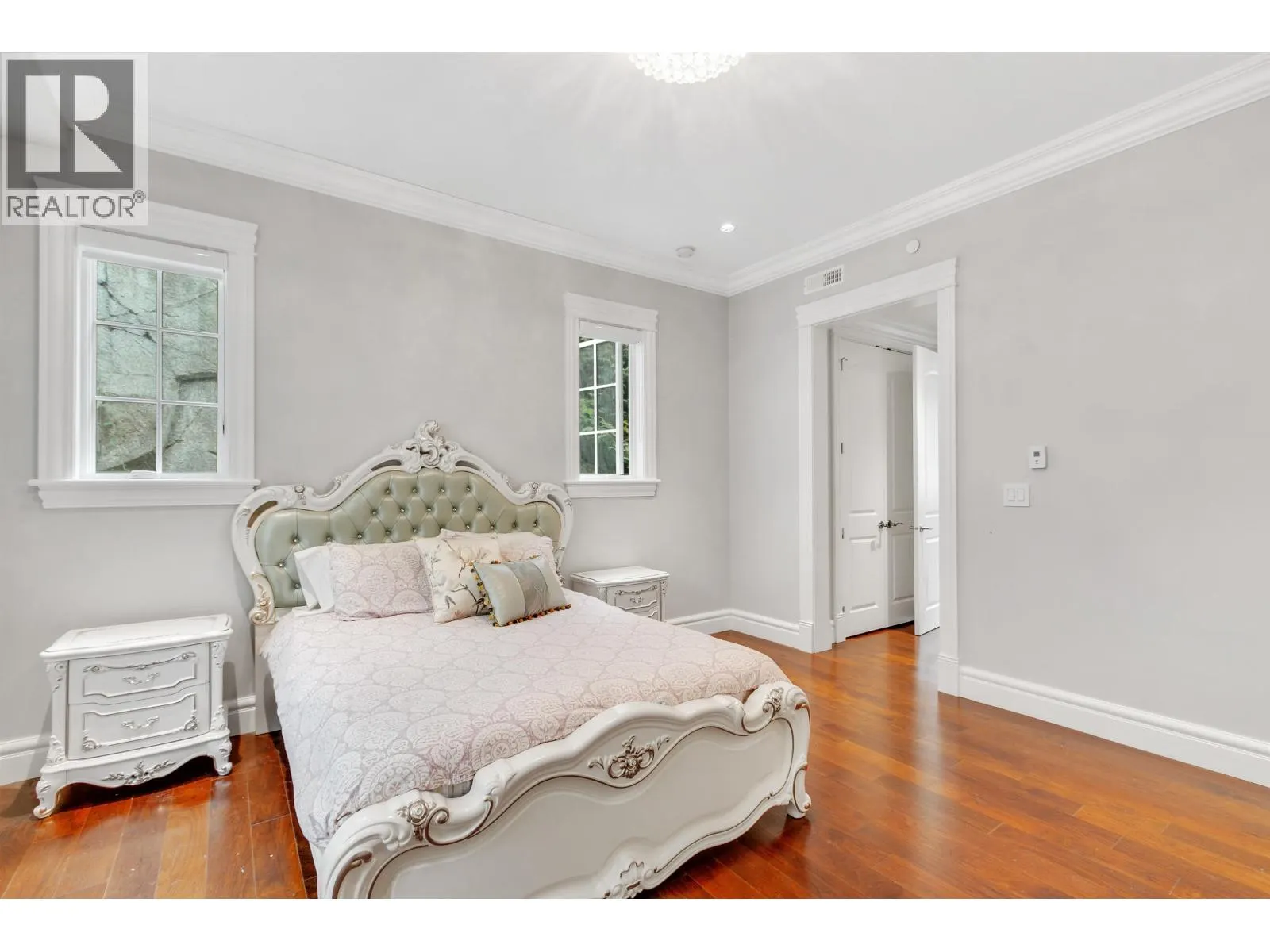 735 ST. ANDREWS ROAD