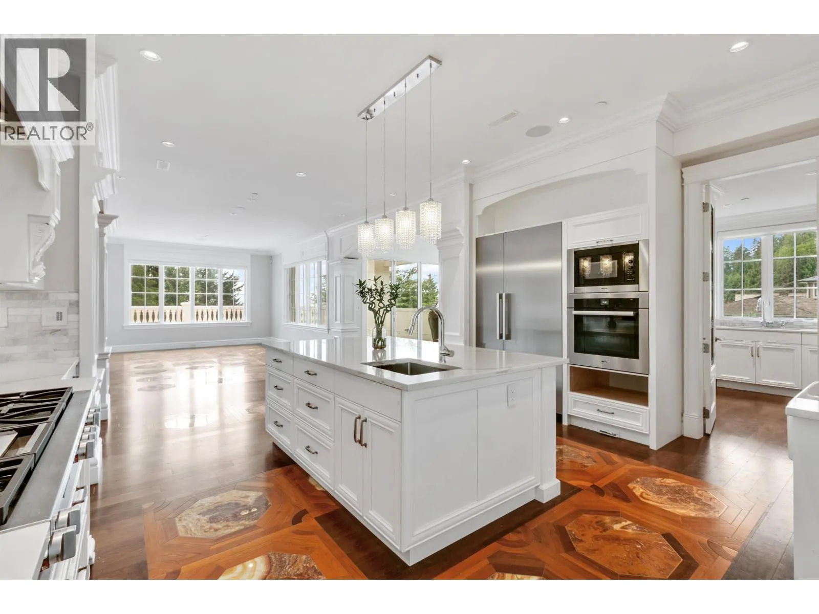 735 ST. ANDREWS ROAD
