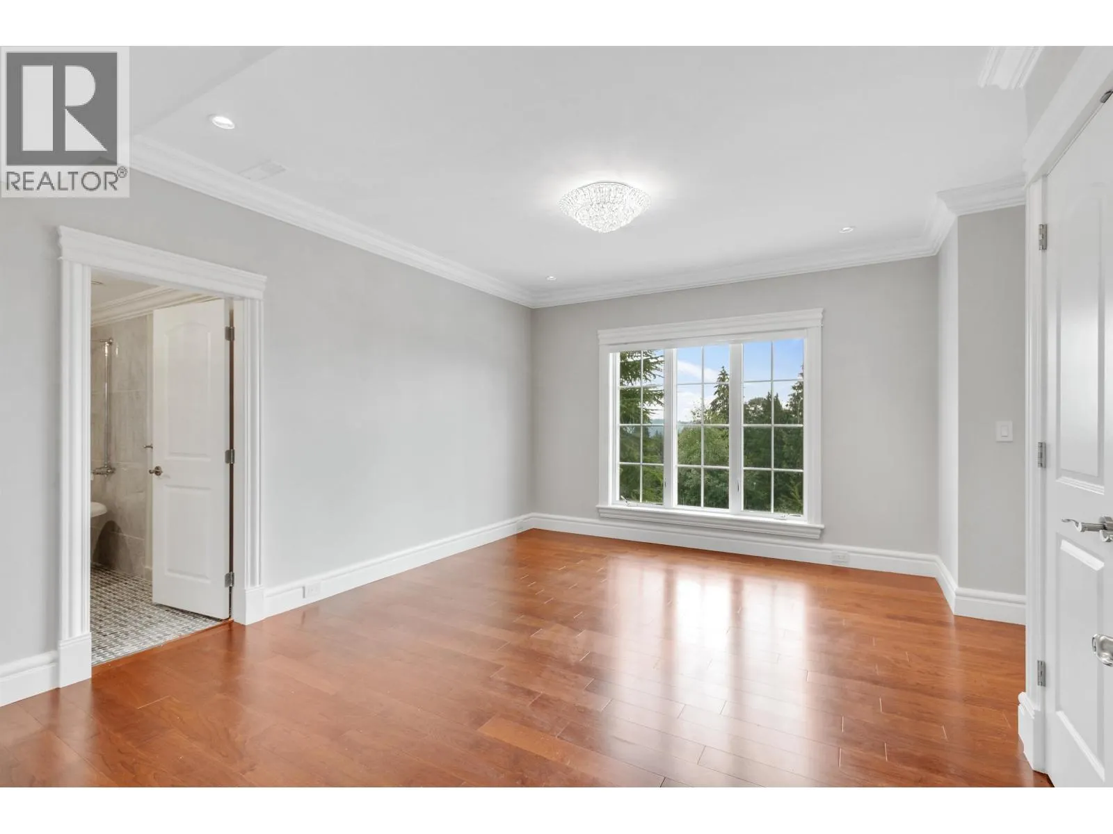 735 ST. ANDREWS ROAD