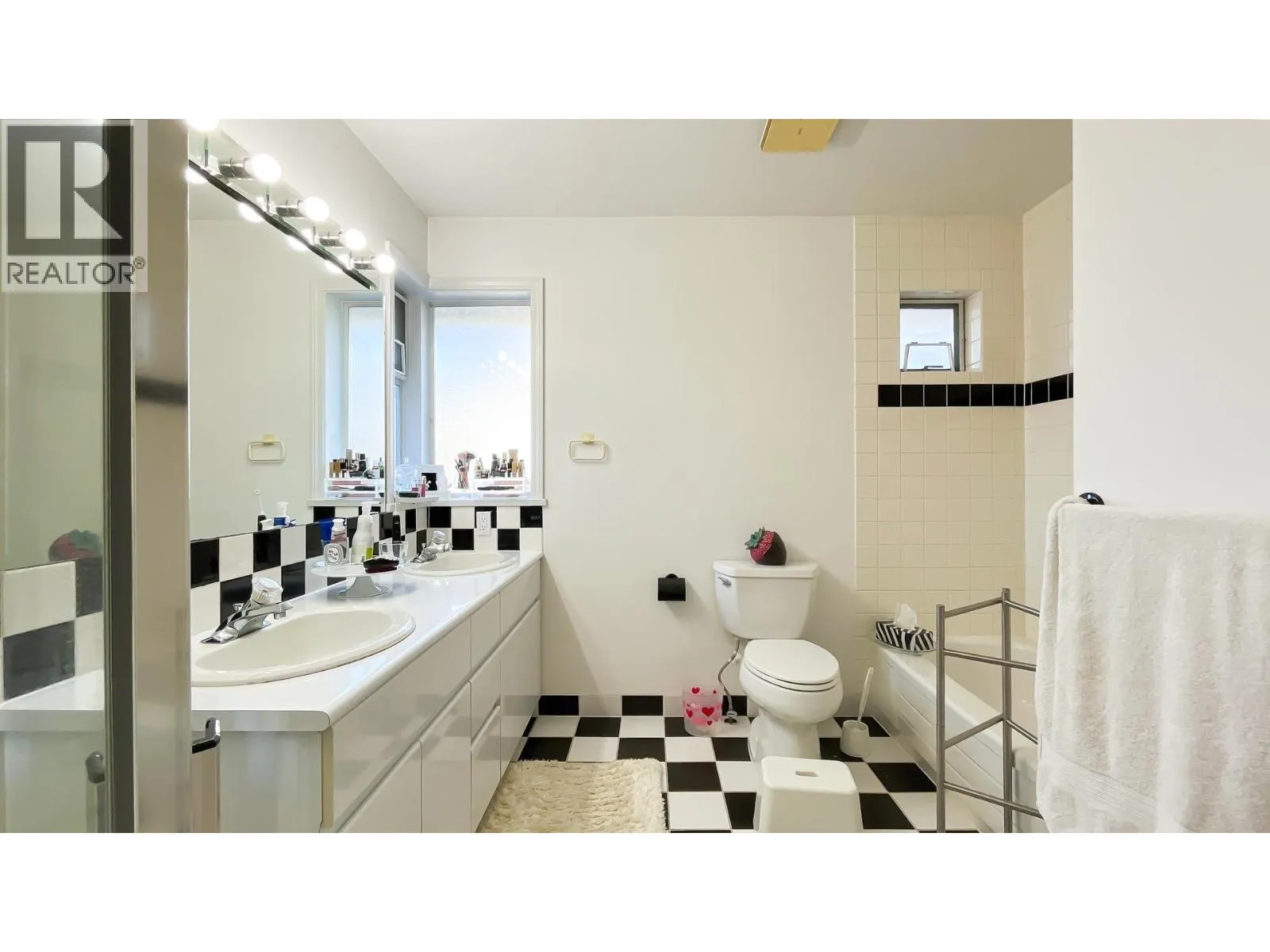 5605 DEWDNEY COURT
