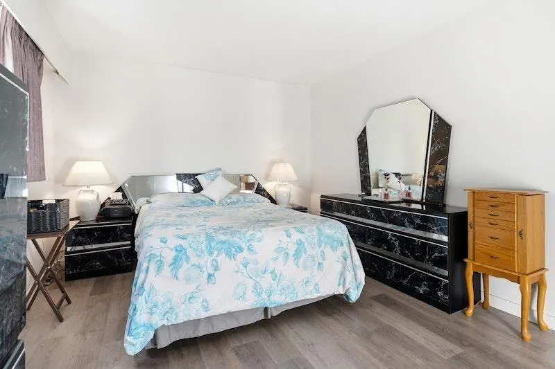 13318 SUTTON PLACE