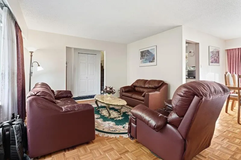 13318 SUTTON PLACE