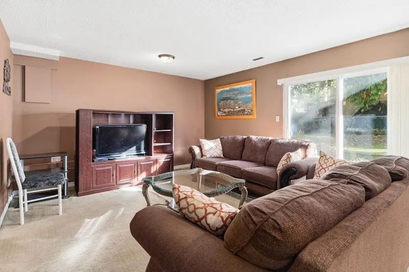 13318 SUTTON PLACE