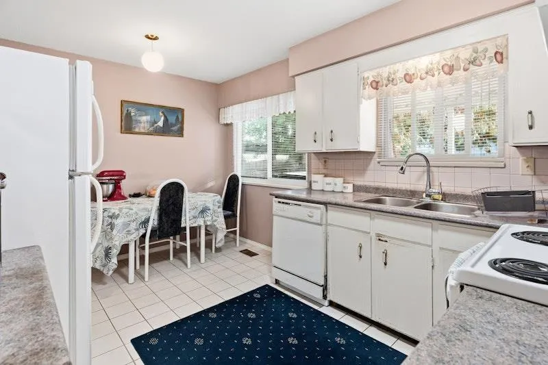 13318 SUTTON PLACE
