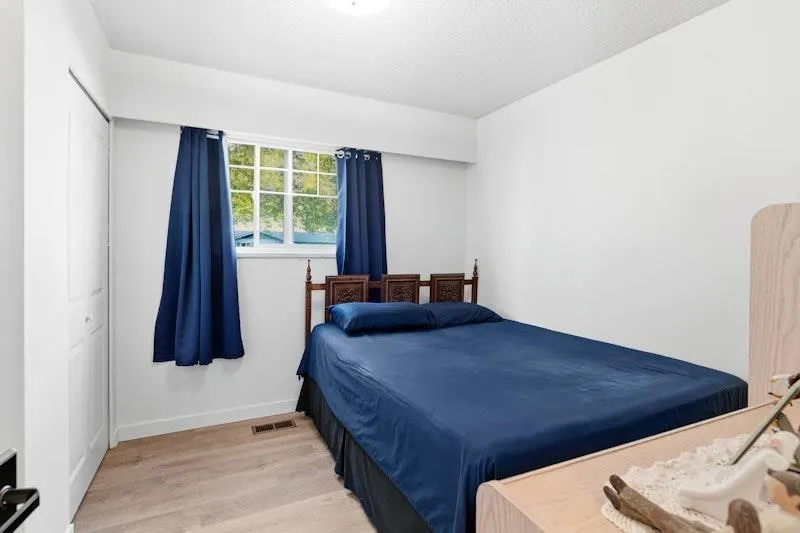 13318 SUTTON PLACE