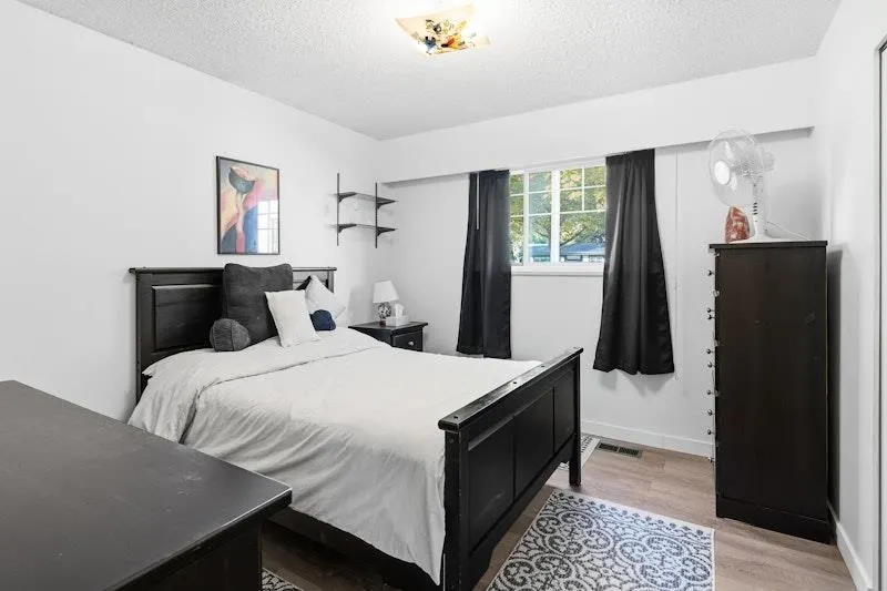 13318 SUTTON PLACE