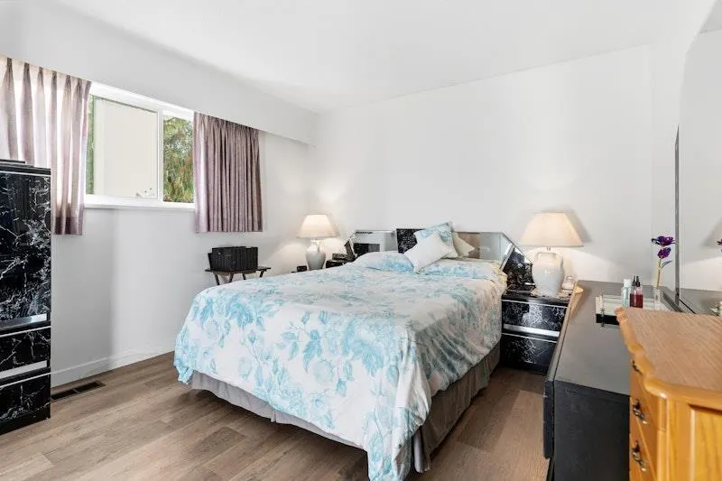 13318 SUTTON PLACE