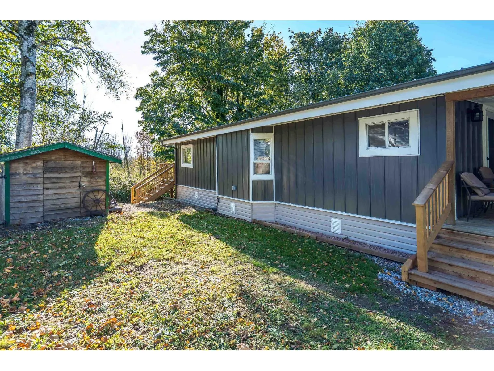 9 43201 LOUGHEED HIGHWAY