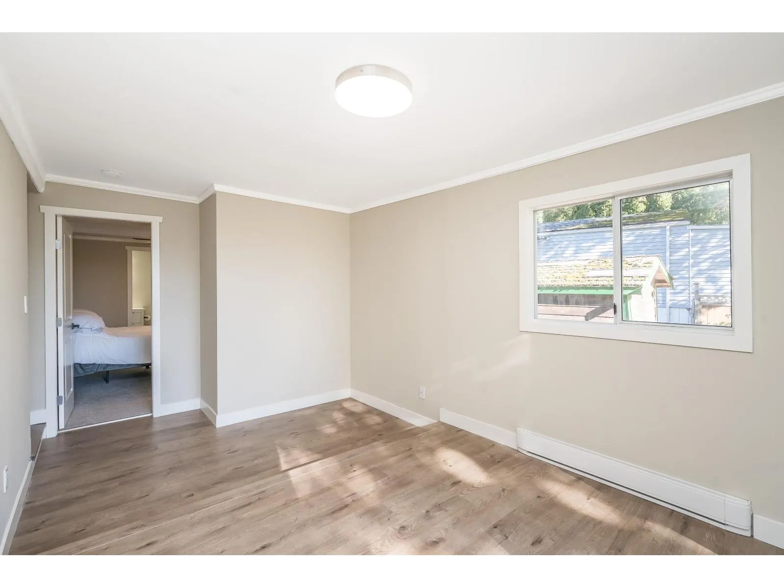 9 43201 LOUGHEED HIGHWAY