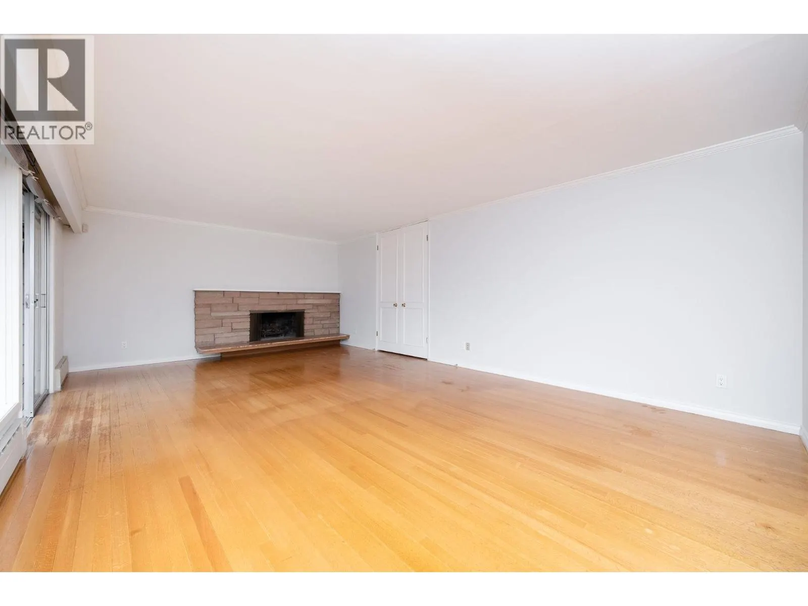 775 SOUTHBOROUGH DRIVE