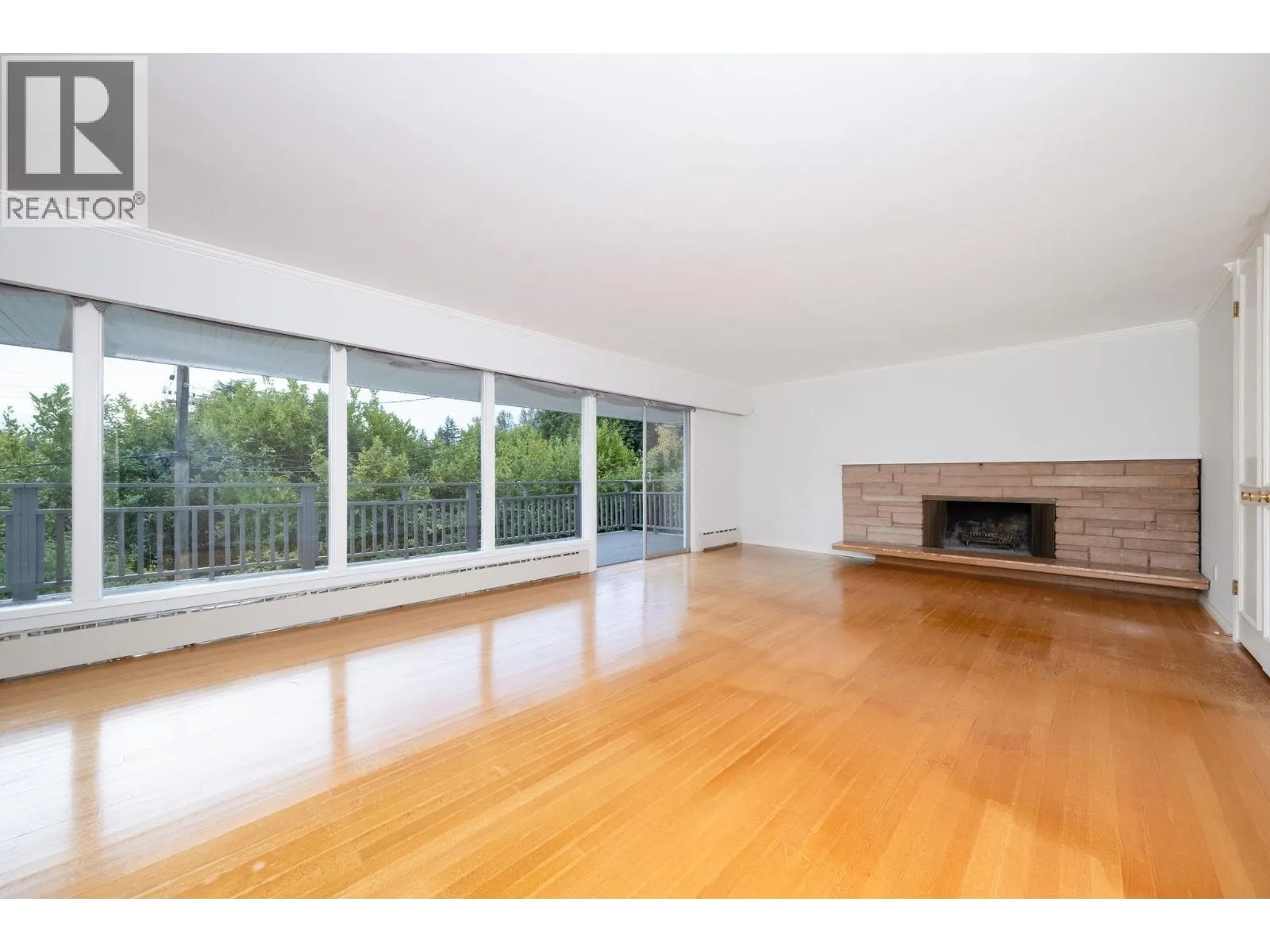 775 SOUTHBOROUGH DRIVE