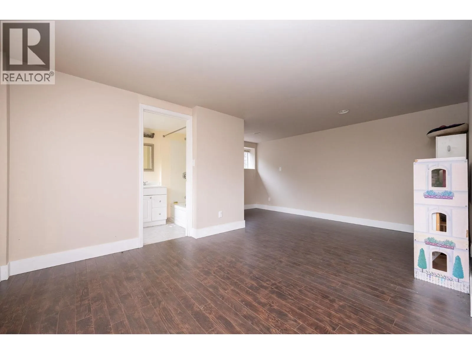 775 SOUTHBOROUGH DRIVE