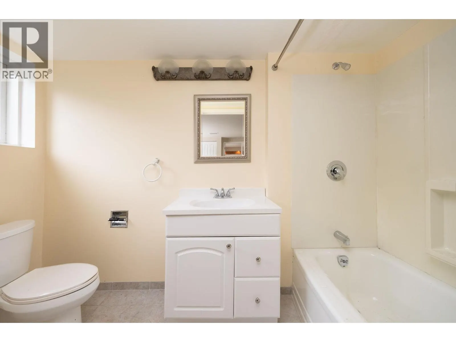 775 SOUTHBOROUGH DRIVE