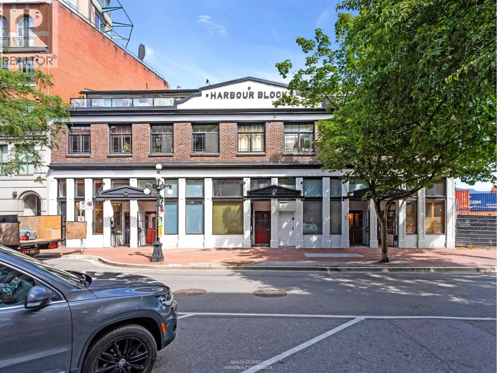 83 ALEXANDER STREET