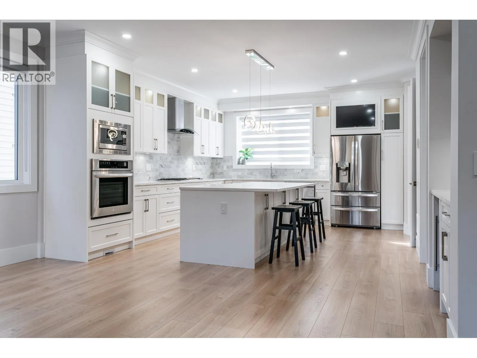 3409 VICTORIA DRIVE