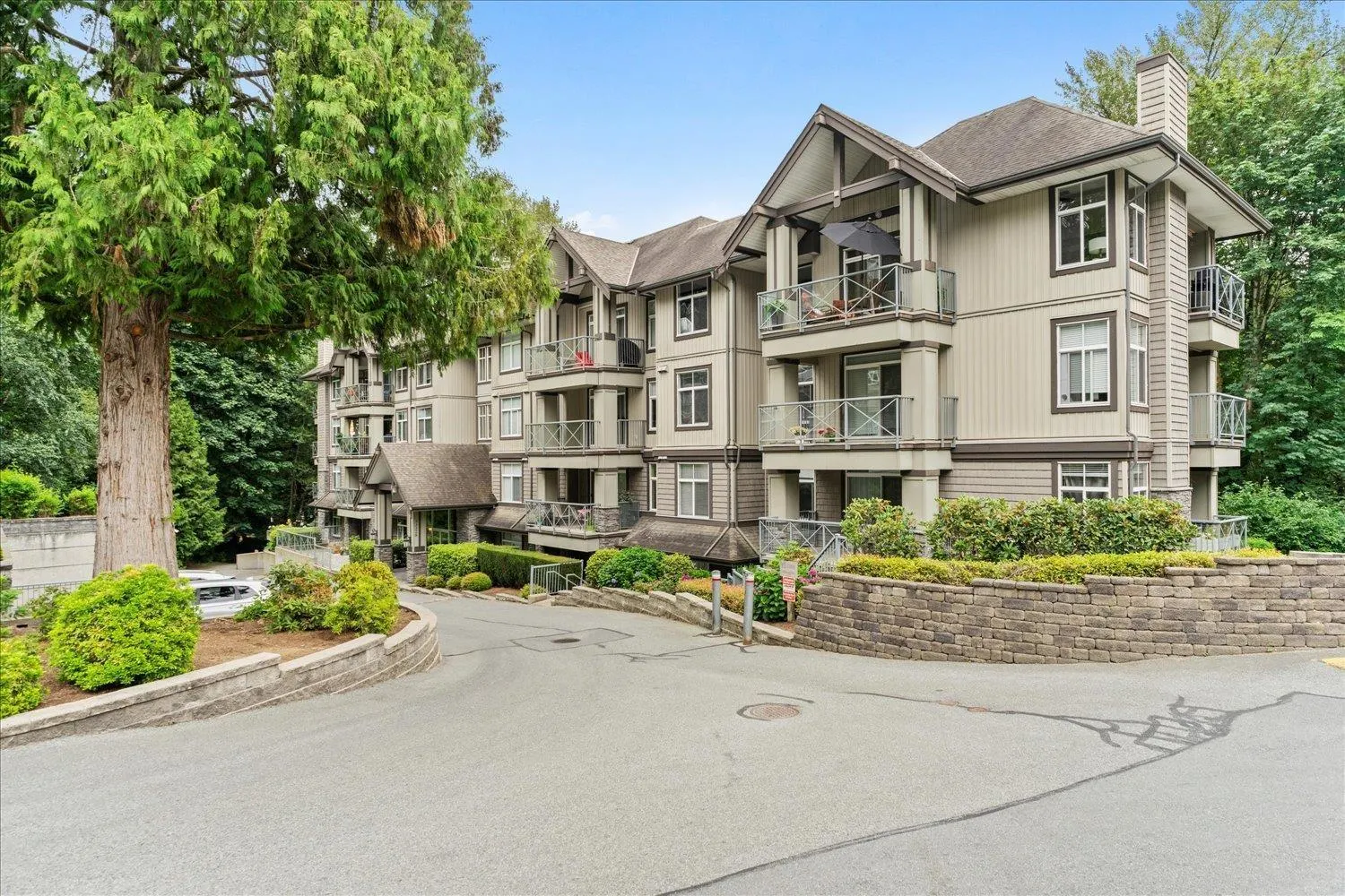 308 33328 E BOURQUIN CRESCENT