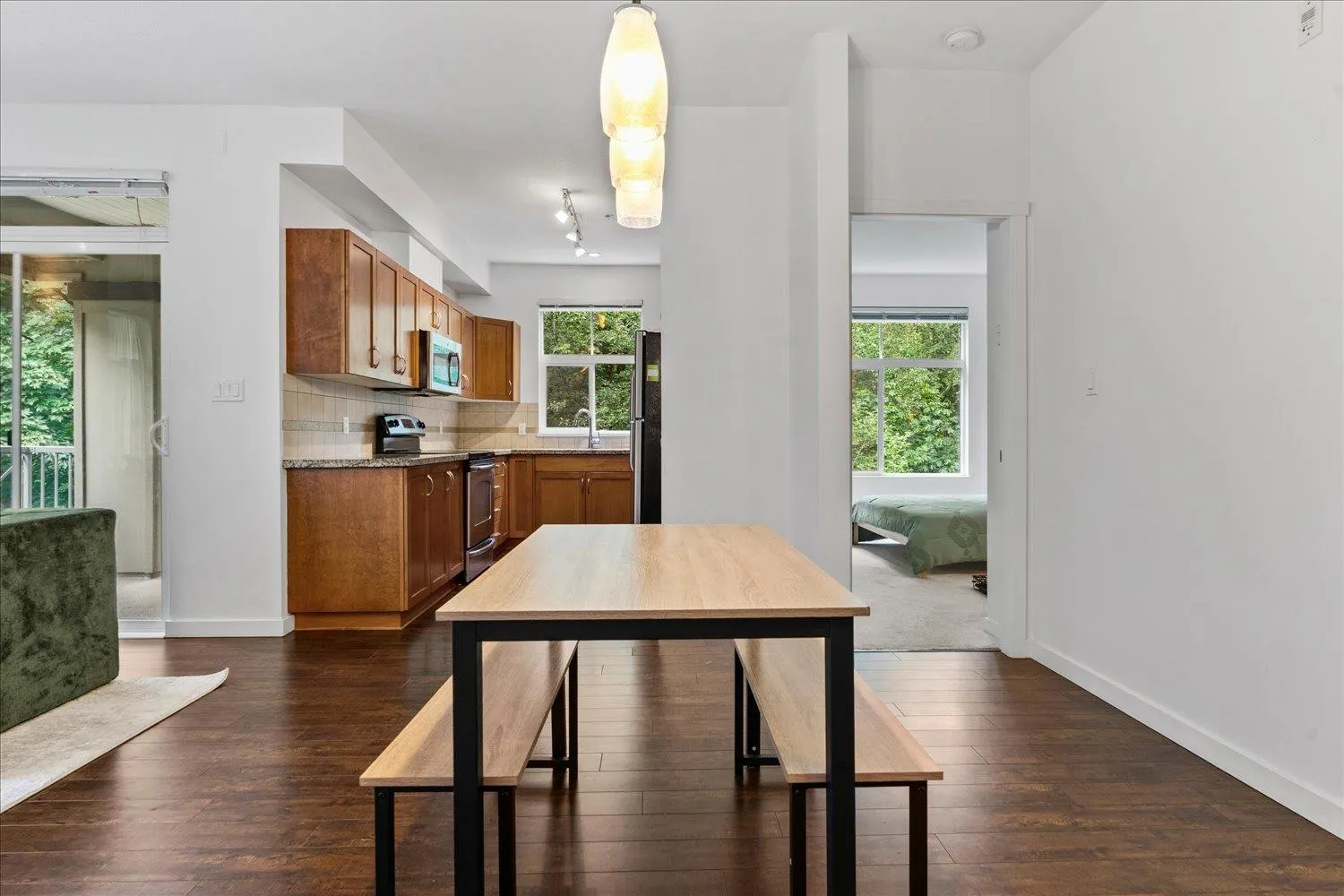 308 33328 E BOURQUIN CRESCENT